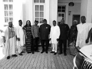 Senator Philip Aduda representing the FCT, in a group photograph with executives of the FCT NUT, led by its chairman, Comrade Stephen Knabayi, during a meeting with the senator over teachers in Abuja on Saturday