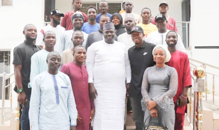 The speaker of Kogi State House of Assembly, Rt Hon Aliyu Umar Yusuf in a group photograph with APC Media Team