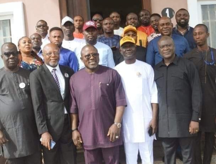 Coalition for Media Politics and Governance, CMPG, of the Peoples Democratic Party, PDP, the group Chairman, Olorogun Barr Fred Latimore Oghenesivbe in a group photograph with Delta State Governor, Francis Oborevwori