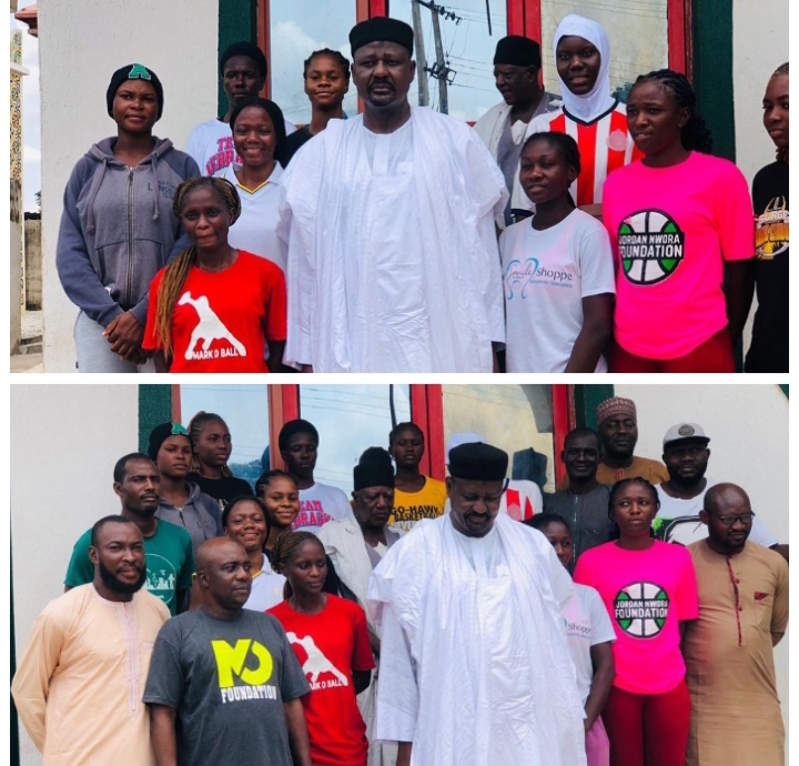 Nasarawa Amazons and female Basketball Team in the State, has received royal blessings from it's Patron, The Andoma of Doma, and founder of the Andoma Foundation, HRH. Alhaji Ahmadu Aliyu Oga, at his Palace in Doma Local Government Area of the State.