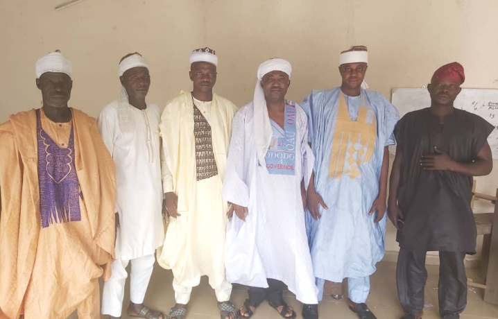 Traditional rulers from Ozi, Akpaku alongside their subjects visited Barr Muhammed Tanko Musa Osuku in an appreciation to Governor Yahaya Bello's support to their domains.