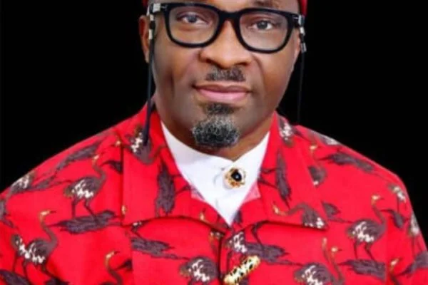 Abia APC chieftain, Okoh frowns attacks on deputy speaker, Kalu, warns fifths columnists The Deputy Speaker of the House of Representatives, Rt Honorable Benjamin Okezie Kalu