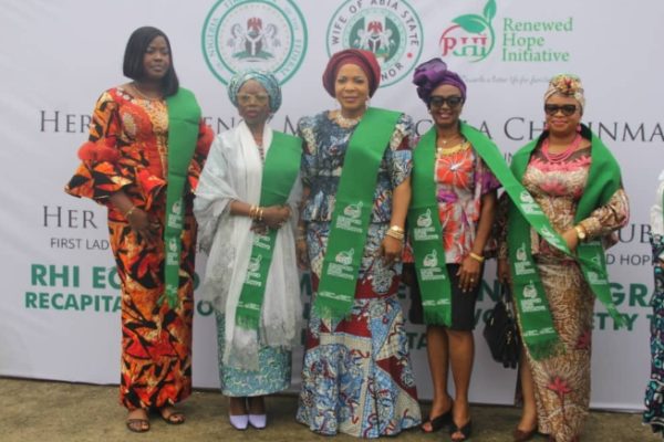 Mrs. Priscilla Chidinma Otti, the First Lady of Abia State in a group photograph with stakeholders and representatives of the Renewed Hope Initiative