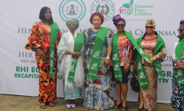 Mrs. Priscilla Chidinma Otti, the First Lady of Abia State in a group photograph with stakeholders and representatives of the Renewed Hope Initiative