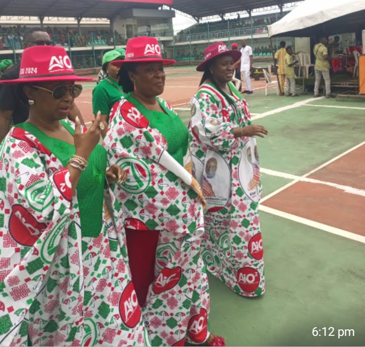 Edo 2024: Edo Market Women Declare Support for Ighodalo's Gubernatorial Bid During Obaseki's Visit