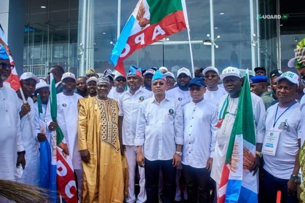 Kogi State Governor, Ahmed Usman Ododo, 21 LG Chairmanship candidates of APC and Stakeholders during APC flaggoff ceremony held at Muhammadu Buhari Civil Center Lokoja