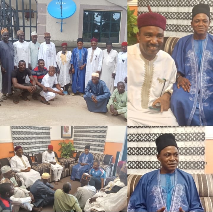 Images of Barr Muhammed Tanko Musa Osuku and his people visiting Ohiogba of Mozum