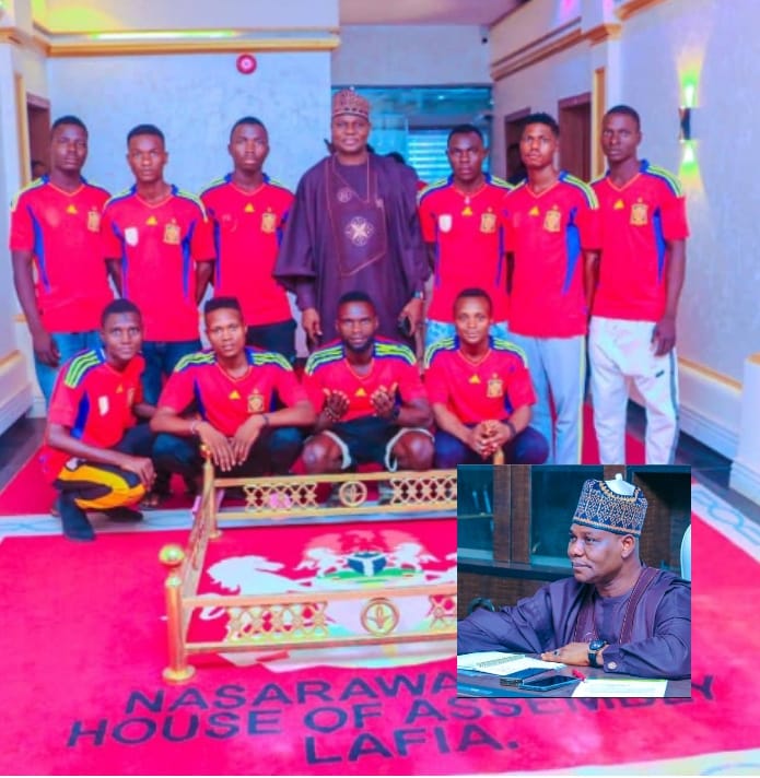 Rt. Hon. Danladi Jatau, Speaker of Nasarawa State House of Assembly and his players