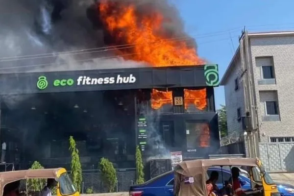 Fire Incident at 4th Avenue, Gwarinpa Estate, Abuja House on fire