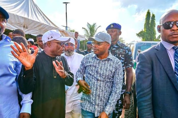 Kogi State Governor, Ahmed Usman Ododo (R) and Ondo State Governor, Lucky Aiyedatiwa (L)