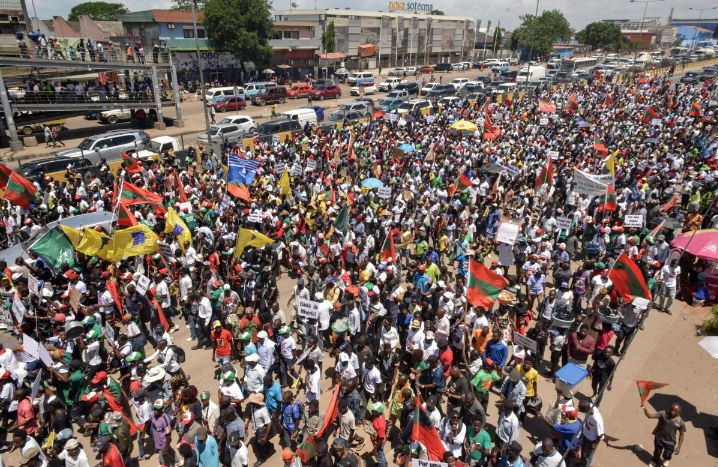 Angolans protest against government