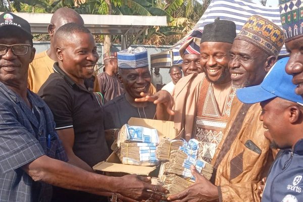 Nasarawa Speaker gives constituents 500 bags of rice, N6 million for Christmas