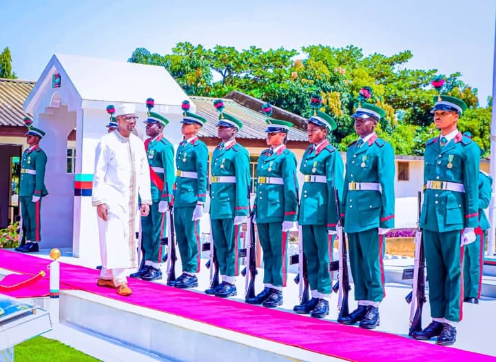 Nasarawa State Governor, Engineer Abdullahi Sule inspecting Military Guard of Honour