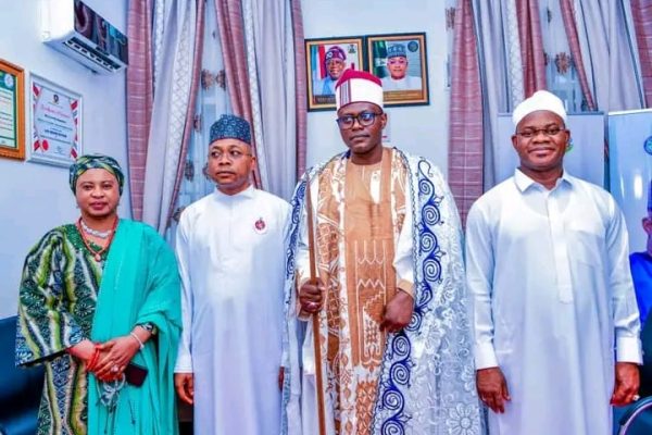 Alhaji Yahaya Bello, the former Governor of Kogi State (R), , the Ohinoyi of Ebiraland, Dr. Tijani Ahmed Anaje (M) and Kogi State Governor, Ahmed Usman Ododo (L)