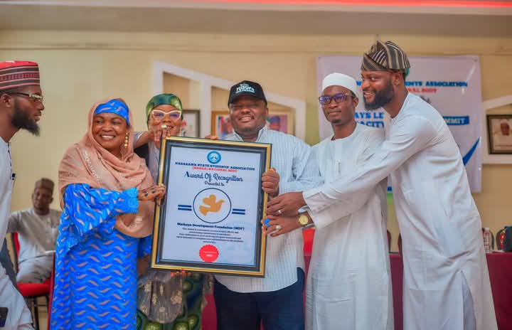 NASSA led Comrade David Ovey Abimiku presented the Award of Excellence to the Maikaya Development Foundation represented by Technical Adviser and Chief Operating Officer, Comrade Shuaibu Sani in appreciation and recognition of its unwavering support to students community