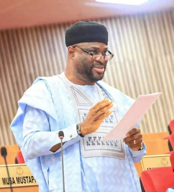 Senator Joel-Onowakpo Thomas representing Delta South Senatorial District