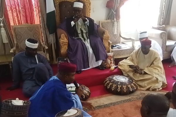 Ohimegye Igu Koton-Karfe resolves land dispute between Bassa Kwomu and Gbagyi communities in Kogi LG (Watch Video) Ohimegye Igu Koton-Karfe, HRM. Dr. Saidu Akawu Salihu addressing his subjects