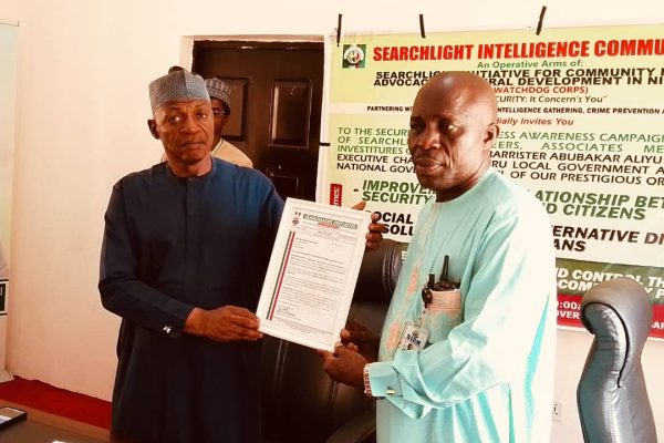 Karu LG council boss appointed Chairman of Searchlight Intelligence Community’s National Governing Council The DG, Searchlight Security initiative presenting an Honorary Award to the Chairman, Karu. LG