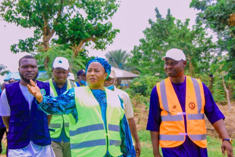 The Commissioner for Environment, During a Tour on Cleanliness Campaign accompanied by DG. NASWAMSA along side other workers.