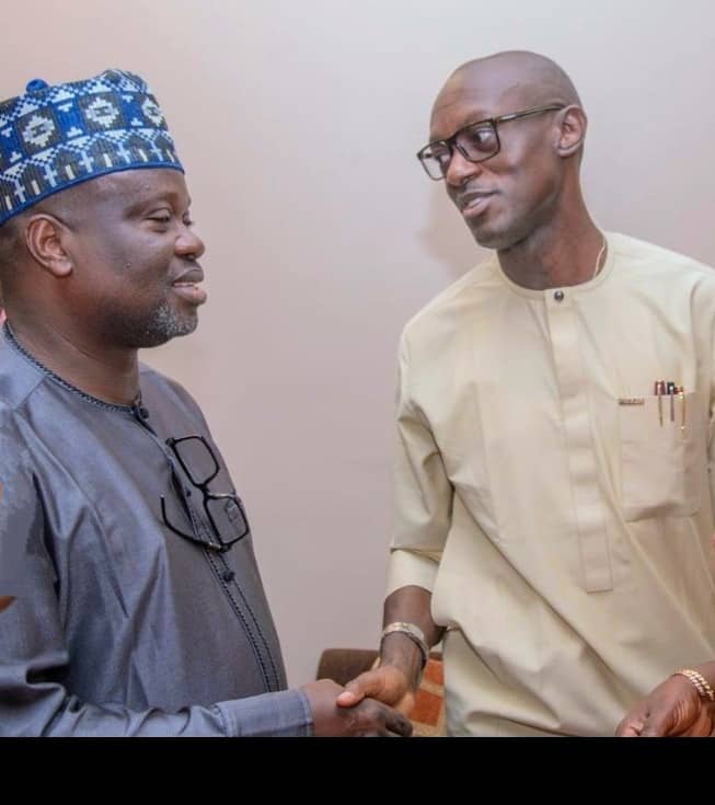 Asiwaju Prince Olatunji offers scholarship to Kogi State COE Ankpa students