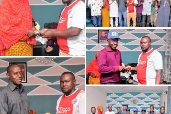 Kogi State Commissioner Bashir Gegu gives former councilors monthly support of 300,000 Commissioner Bashir Gegu's Chief of Staff, Hon. Muhammed Abdulmumuni Chiri presenting the 300,000 monthly support to past councilors