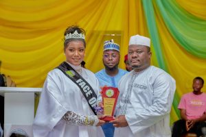 Chief Operating Officer of the foundation, Comrade Shuaibu Sani receiving award on behalf of MDF