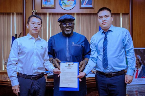 Delta Govt Steps In, Awards Effurun/Sapele Road Reconstruction To CCECC Delta Govt Steps In, Awards Effurun/Sapele Road Reconstruction To CCECC