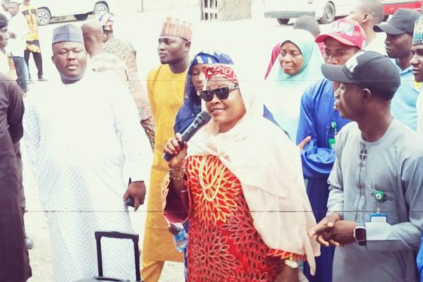 Gov. Sule’s Scholarship Scheme Begins Screening in Keffi — Sa’adatu Yahaya The Executive Secretary of the Nasarawa State Scholarship Board, Haj. Sa'adatu Yahaya together with her team addressing the Students on the Screening process.