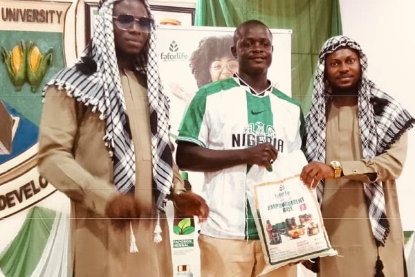 FaforLife Takes Health Empowerment to Nasarawa: A New Era of Wellness Management team of Faforelife company while presenting gift to one of the beneficiaries.
