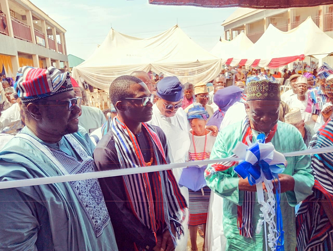 Prof. Kana, air commodore Yahaya Owuna and Dr. David Egya while unveiling of the Eloyi Foundation Heritage Resource centre in Nasarawa LGA