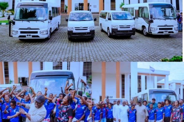 Oborevwori Donates Four Buses to Warri Wolves and Delta Queens Football Clubs Oborevwori Donates Four Buses to Warri Wolves and Delta Queens Football Clubs