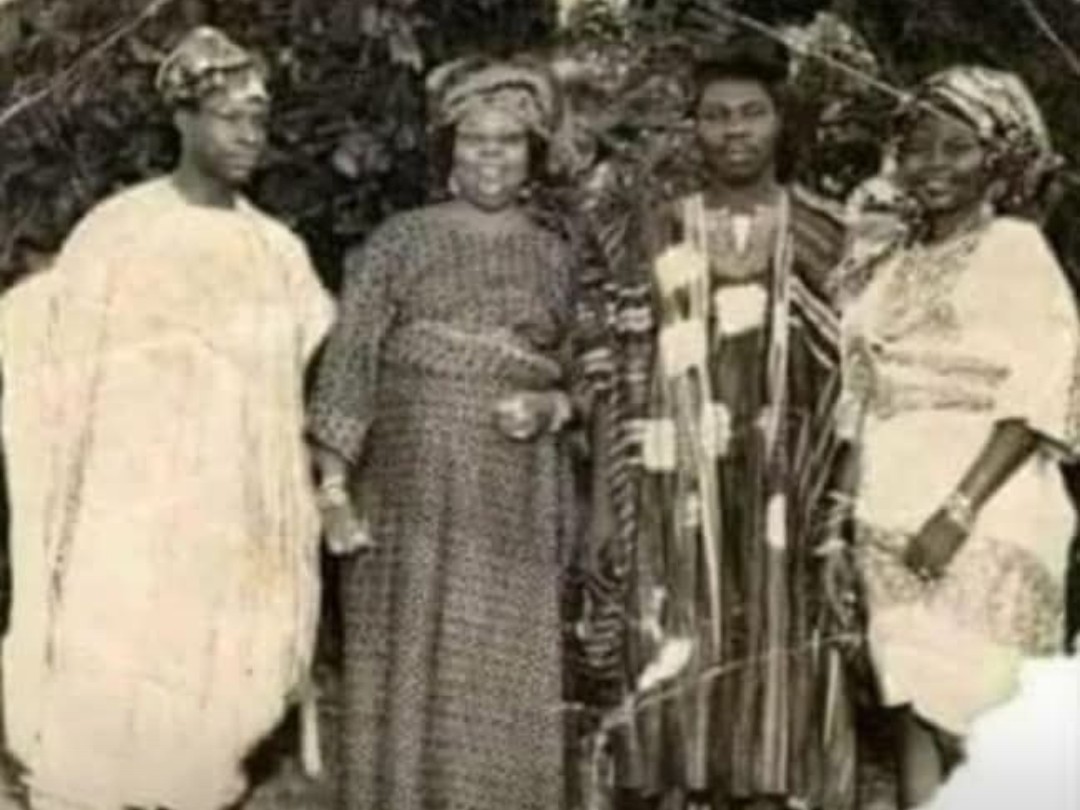 This photograph captures the wedding of Olusegun Obasanjo and Oluremi Obasanjo, held on 22 June 1963 at the Camberwell Green Registry in South East London, United Kingdom. Standing from right to left are the 21-year-old bride, Oluremi Obasanjo; the groom, 25-year-old Olusegun Obasanjo; the bride’s mother; and the Best Man, Godwin Alabi-Isama. Taken before Obasanjo rose to national prominence as a senior officer in the Nigerian Army during the late 1960s, the image offers a rare glimpse into the early personal life of a future Nigerian Head of State.