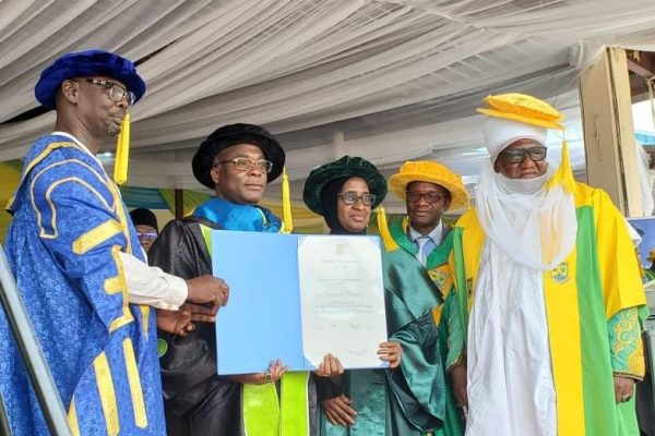 The governor, Nasarawa State, Engr. Abdullahi A. Sule together with the VC, NSUK, the Emir of Keffi and one of the honourary awardees, Dr Mahmood Ahmad in a photograph.