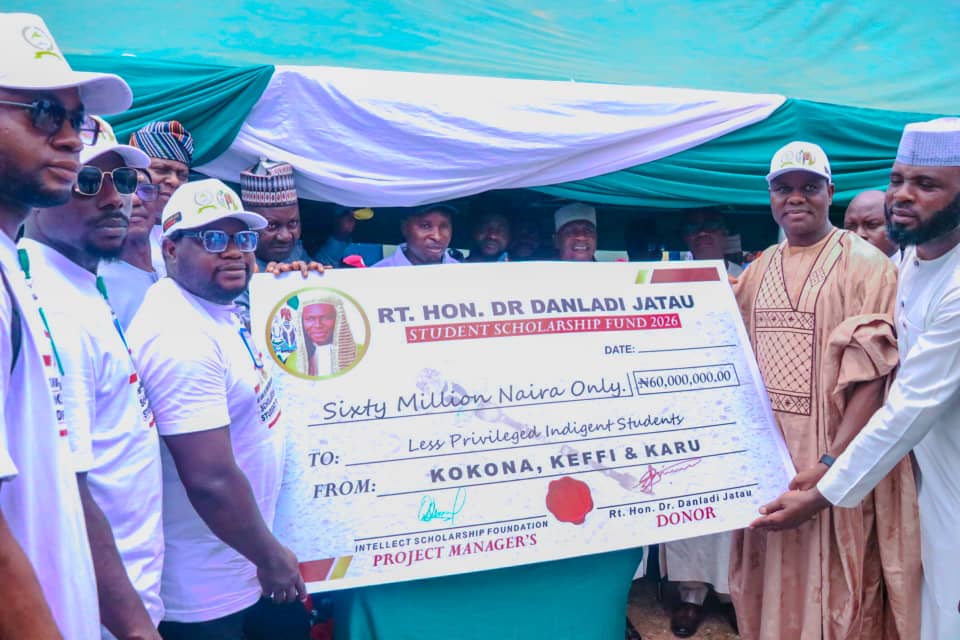 Scholarship: Nasarawa Speaker Disburses N60m to 1,200 Students, Distributes Books to Primary Schools