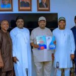 Senator Philip Aduda (m) with the council chairmen while displaying the nomination/expression of interest forms.