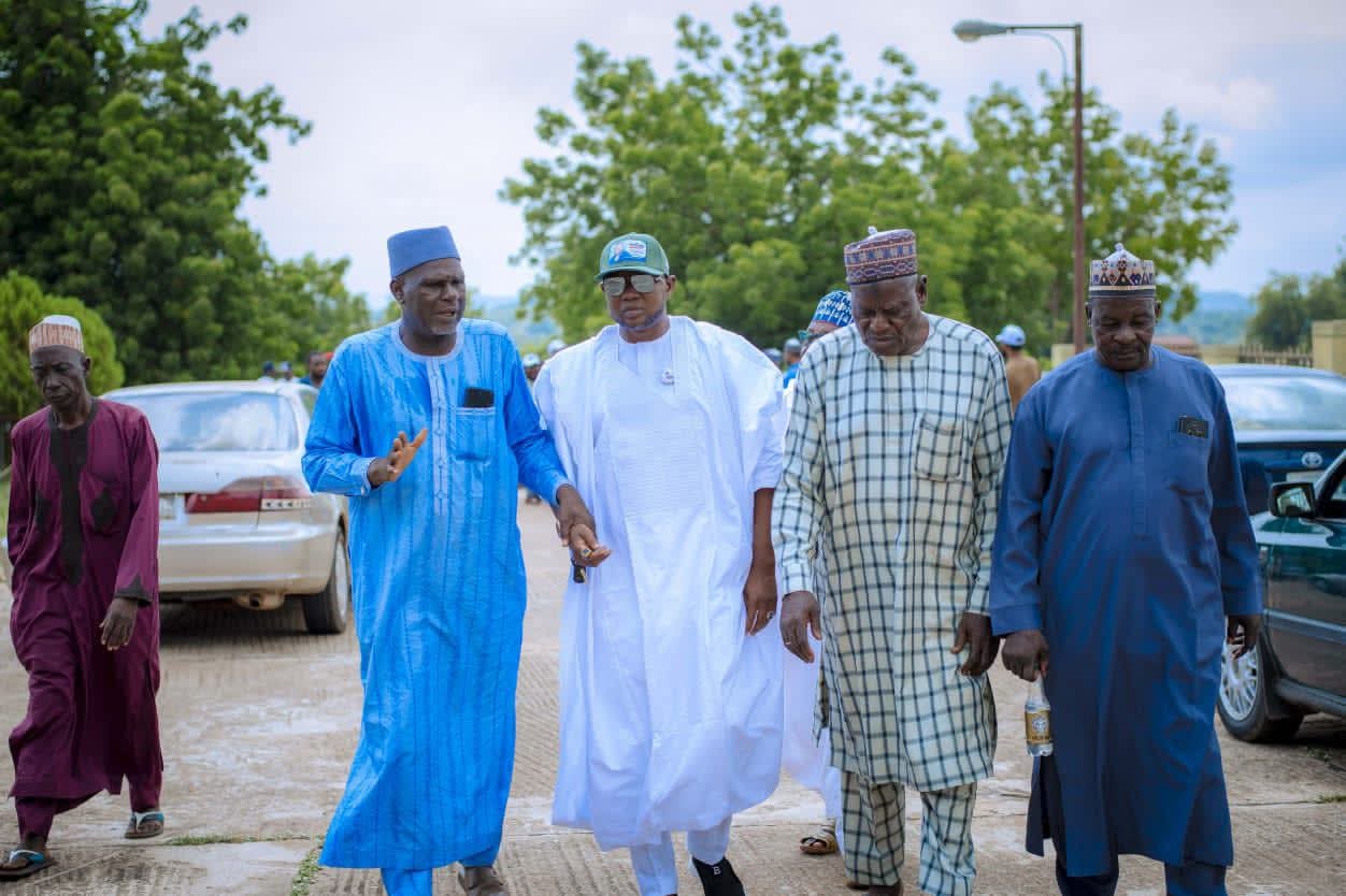 Alhaji Audu Ahere (L) in Blue, Hon. Muhammed Awal Mahmud in White and some elders