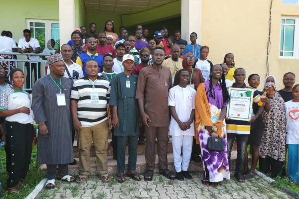 NANS officials, Nasarawa State, as well as students from College of Education, Akwanga in a group photograph.