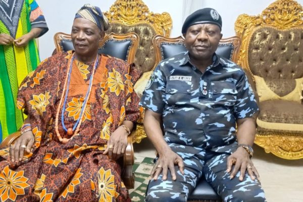 Olubadan of Ibadanland, Oba Rashidi Ladoja and Deputy Inspector-General of Police in charge of Information and Communication Technology and the South-West zone, DIG Adegoke Fayoade