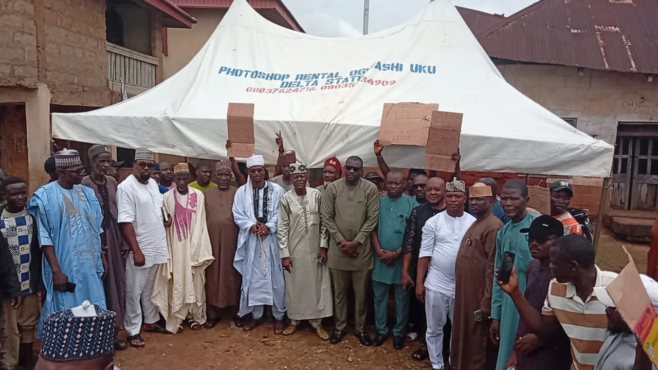 Arewa community members at APC 2027 sensitisation meeting in Ogwashi-Uku