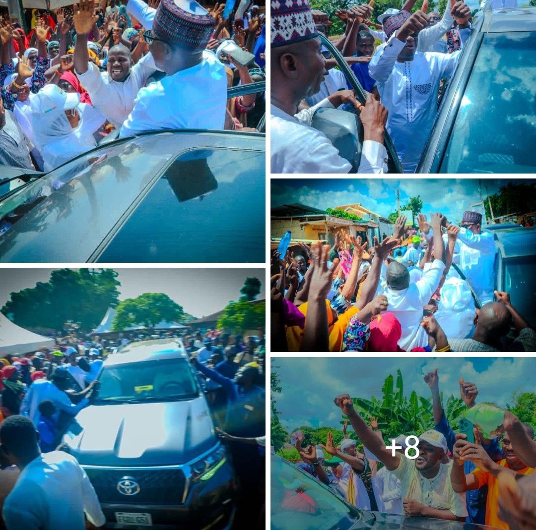 Crowd welcoming former Speaker Balarabe Abdullahi in Umaisha