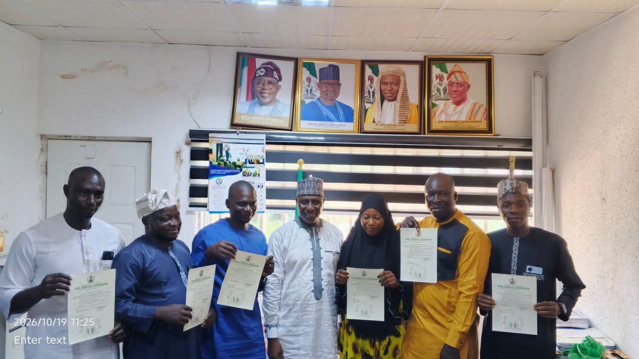 Lawmaker Mohammed Garba Isimbabi with beneficiaries of his employment scheme