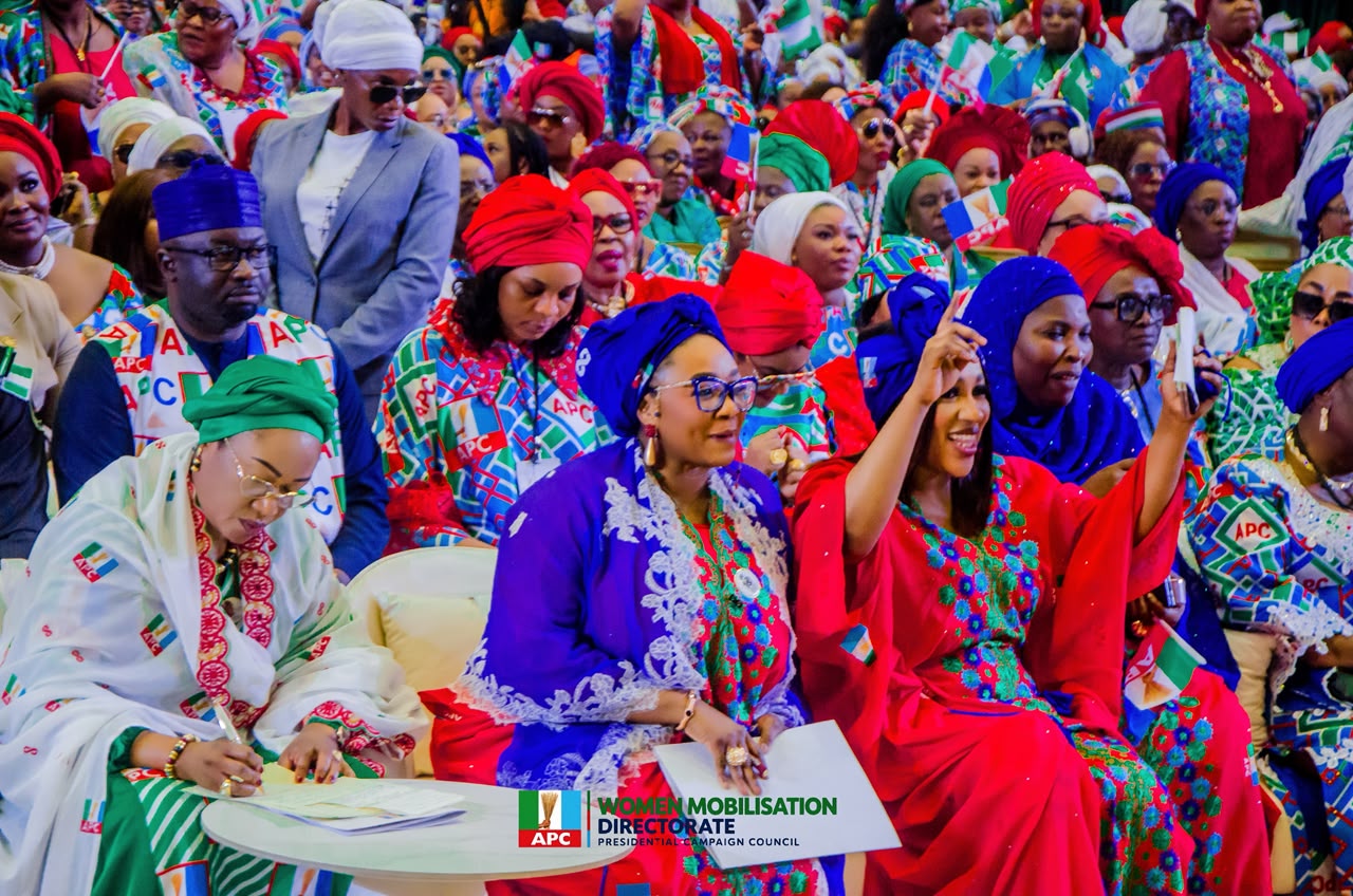 First Lady Oluremi Tinubu. Minister of Women Affairs. Hajiya Imaan Suleiman-Ibrahim, Former Minister of Humanitarian Affairs and Poverty Alleviation, Dr. Betta Edu and APC women stakeholders during the 2026 Women’s Summit in Abuja.