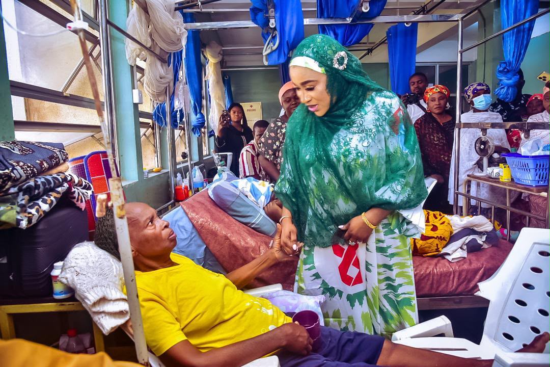 Betta Edu and APC Women’s Directorate members during a hospital outreach in Kaduna State.