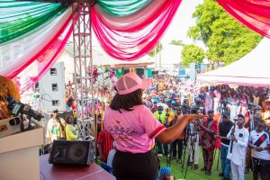 Dr Betta Edu celebrates her 40th birthday with IDPs in Makurdi through livelihood support, scholarships and medical outreach.